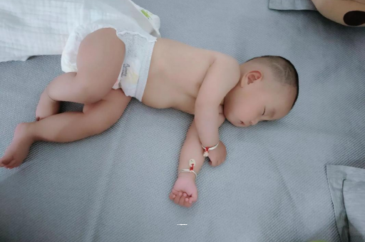 景德镇宝宝大便稀怎么回事